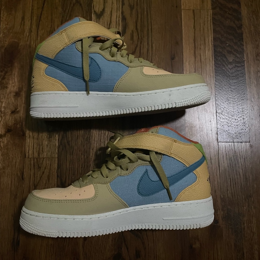 Nikes worn once
